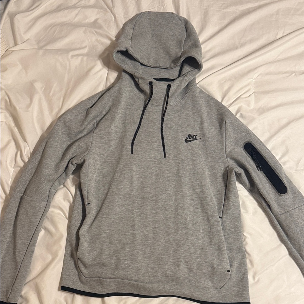 Nike tech Heather Gray pullover Hoodie with Black Details